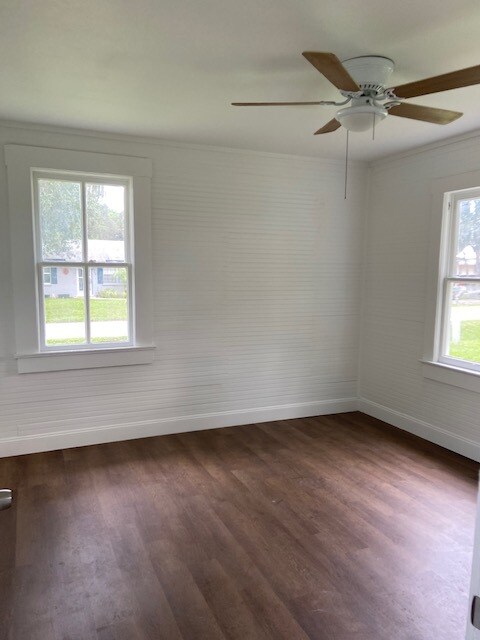 Building Photo - 2212 32nd Ave E