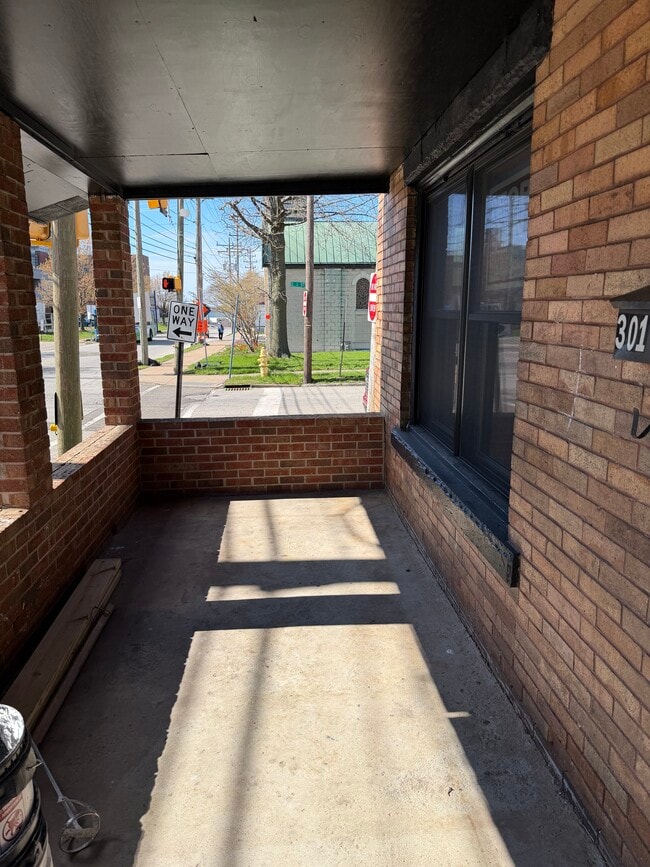 Building Photo - 301 Holland St