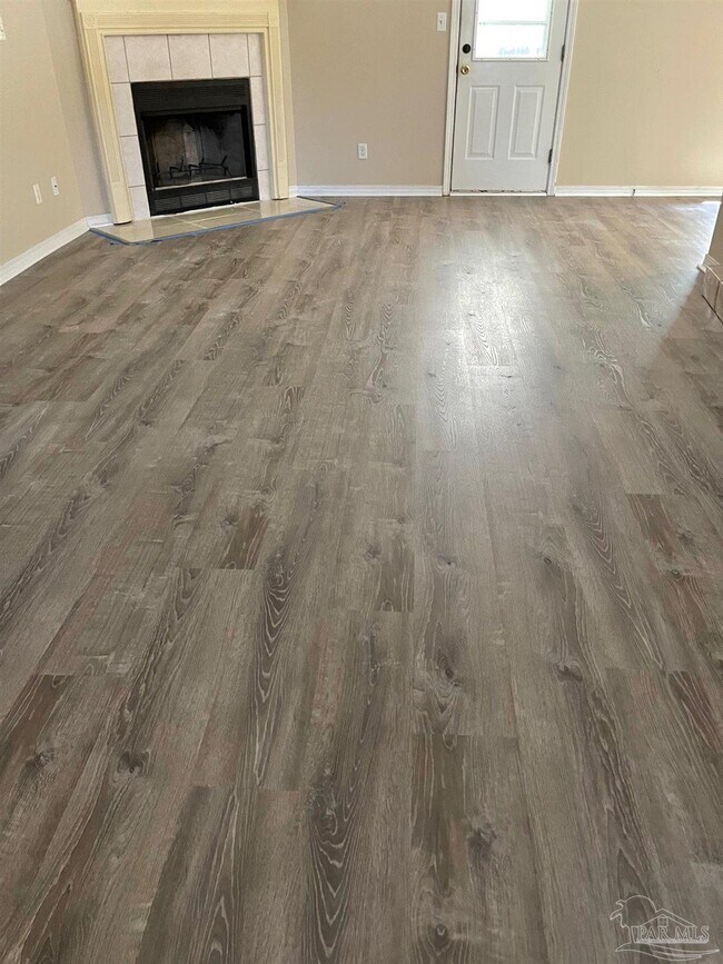 Foto del edificio - 6155 White Creek Ln