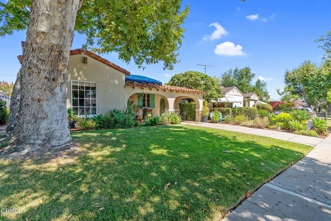 Building Photo - 554 Gerona Ave