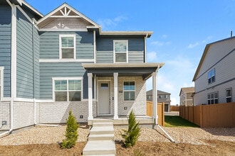 Building Photo - 13405 Oneida Ln