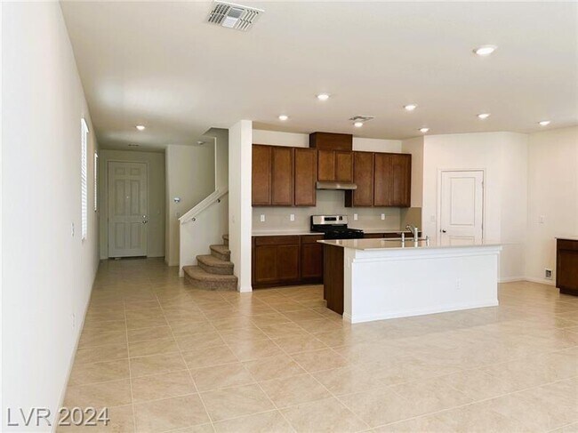 Foto del edificio - 7051 Dandelion Pk Ave