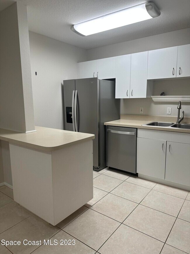 Foto del edificio - 1880 Long Iron Dr