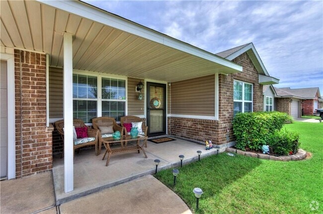 Building Photo - 7902 Bennie Terrace