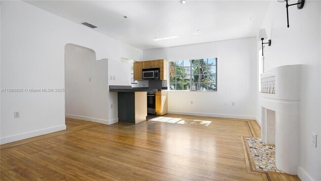 Building Photo - 815 Euclid Ave