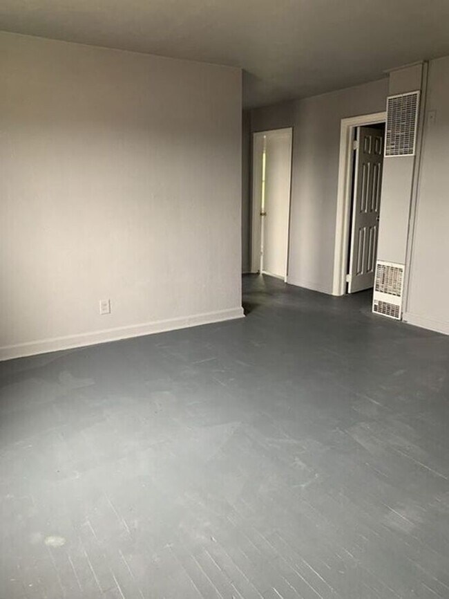 Foto del edificio - PRE-LEASING!!!! 2 bed/1 bath apartment in ...
