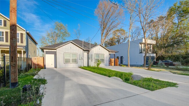 Foto del edificio - 8412 Sunnyhill St
