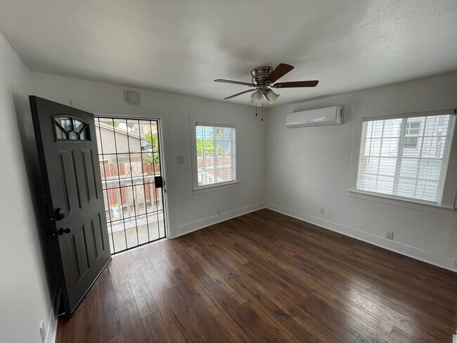 Sala de estar - 227 W 56th St