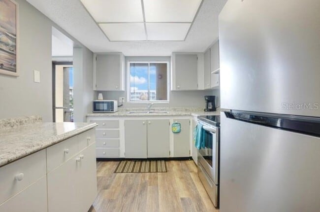 Building Photo - 3622 Lake Bayshore Dr