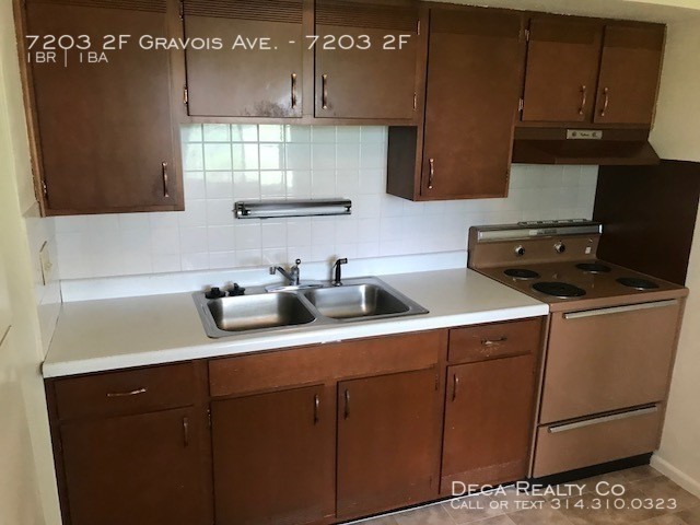 Building Photo - 1 Bedroom Apartment