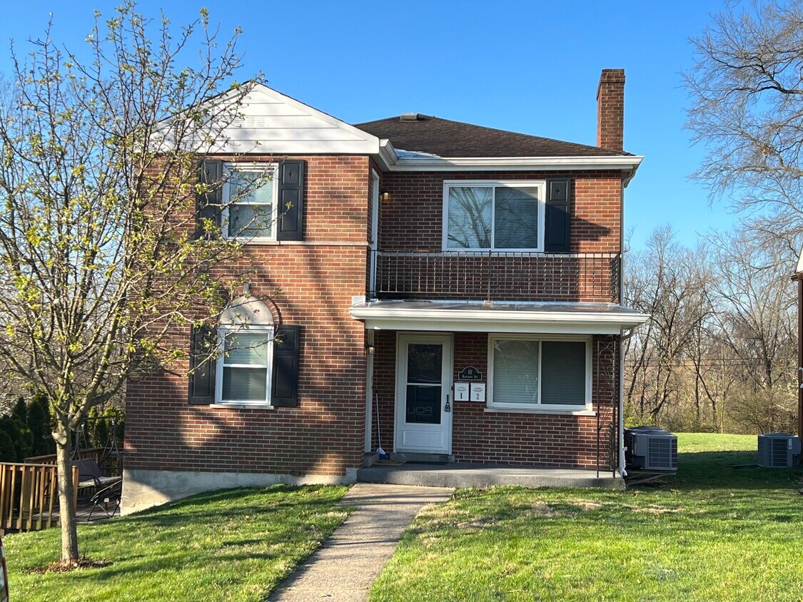 111 Ridgemont Ave Unit 2, Covington, KY 41011 Room for Rent in