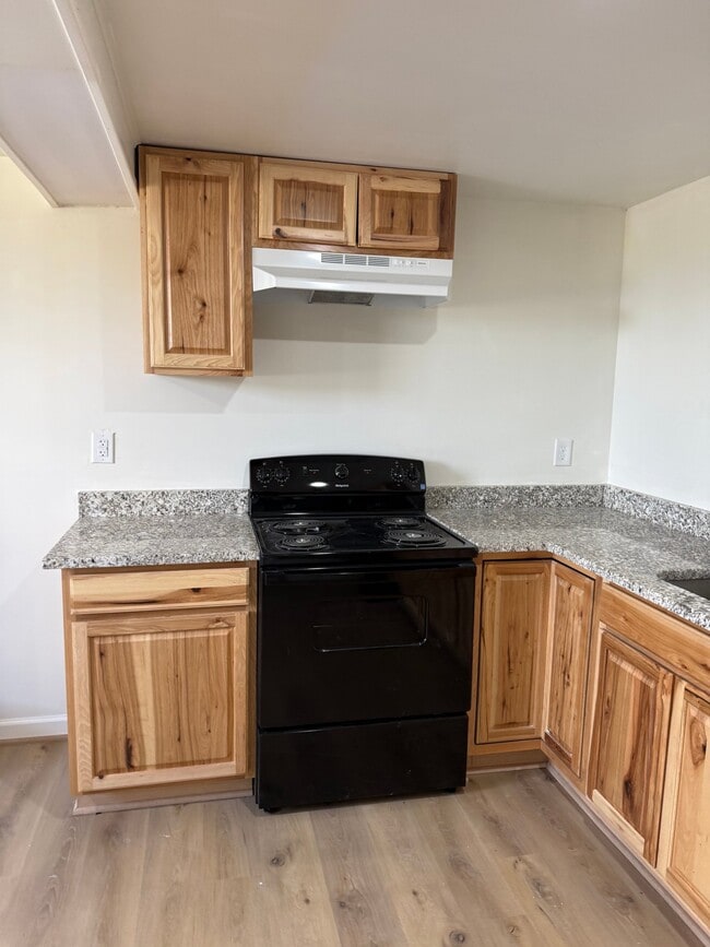 Building Photo - 147 Sprouses Corner Rd