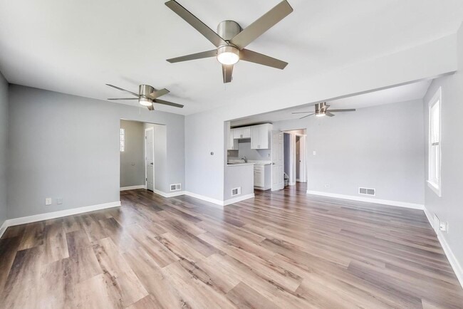 Building Photo - 4118 Prairie Ave