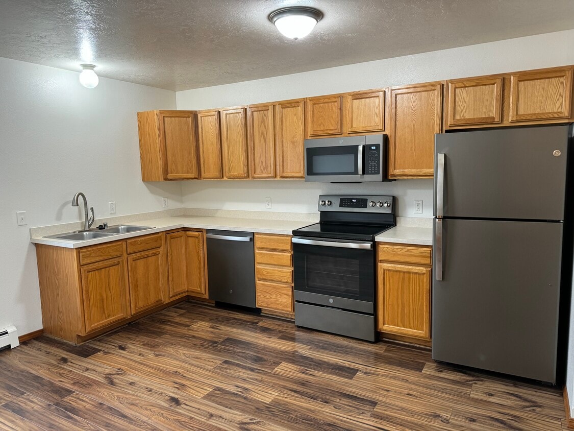 Kitchen - 311 Turner St
