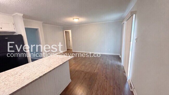 Foto del edificio - 4821 Delivau Dr