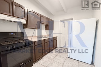 Building Photo - 1626 N 31st Pl