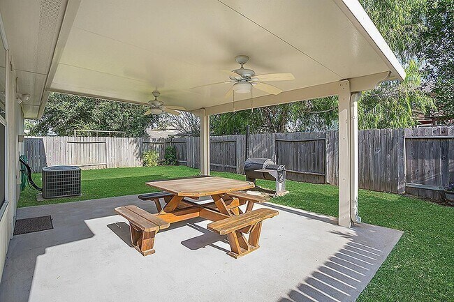 Foto del edificio - 32126 Annice Ln