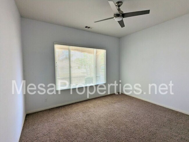 Foto del edificio - 10241 Darby Rd