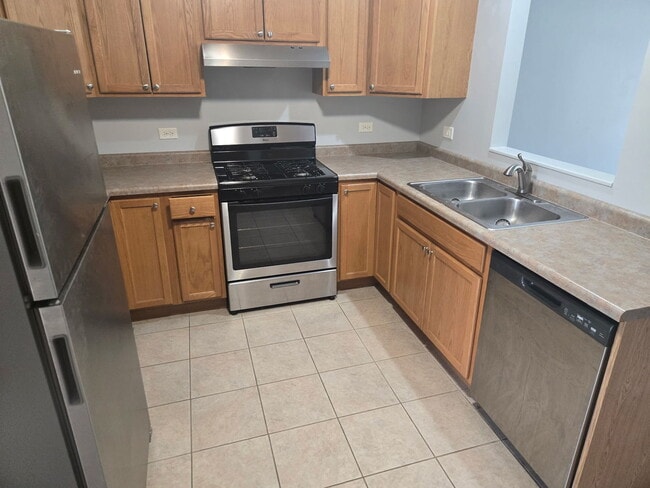 Building Photo - 1000 Bratton Ave