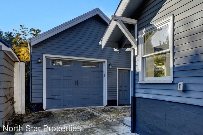 Foto del edificio - 5 br, 3.5 bath House - 2835 NE 28th Ave.