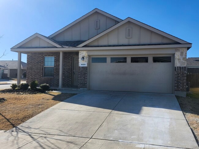 Building Photo - 14301 Saddlebred Way