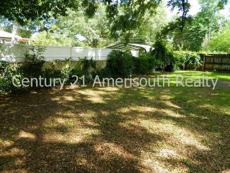 Building Photo - 212 Charleston Dr