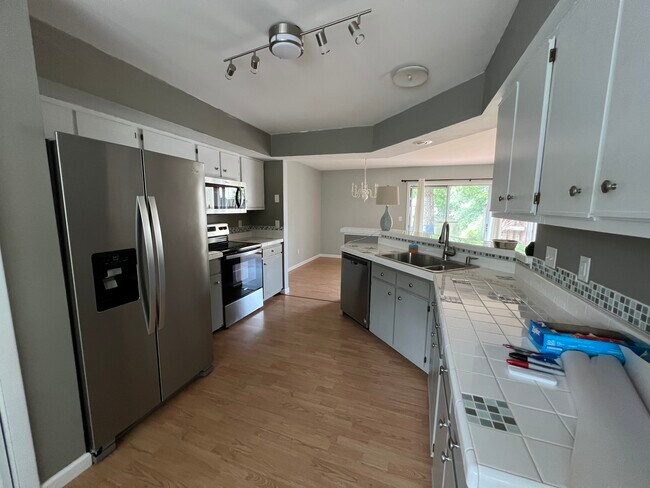 Building Photo - 1115 Monaco Dr