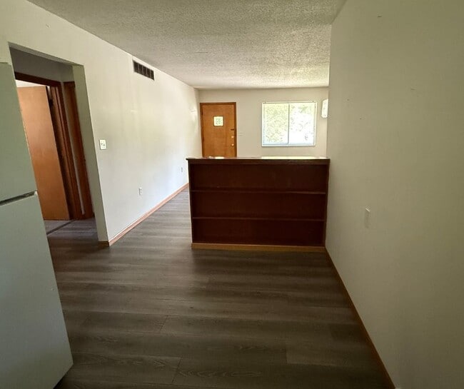 Building Photo - 1610 Highridge Dr