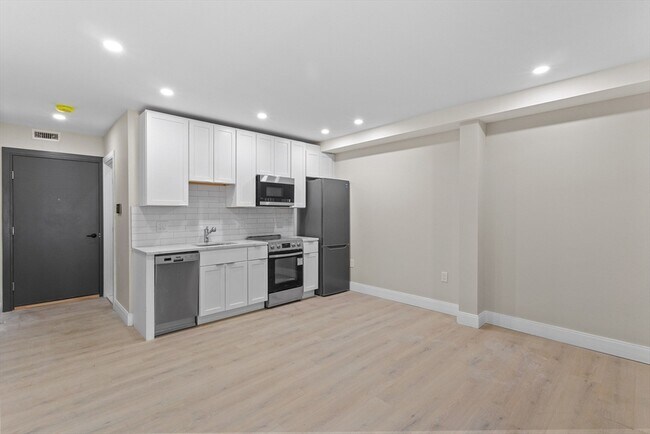 Building Photo - 153 Green St
