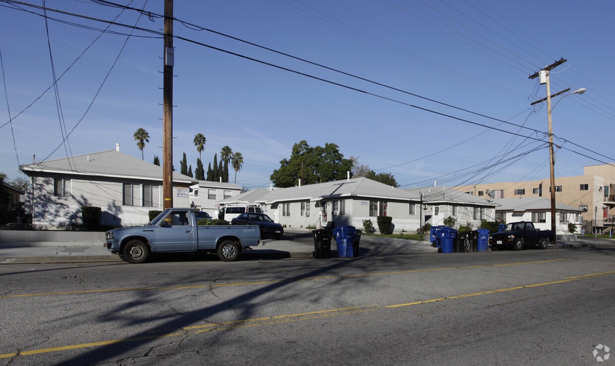 Primary Photo - 6443-6463 Fulton Ave