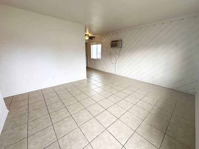 Foto del edificio - 207 N Indiana Ave