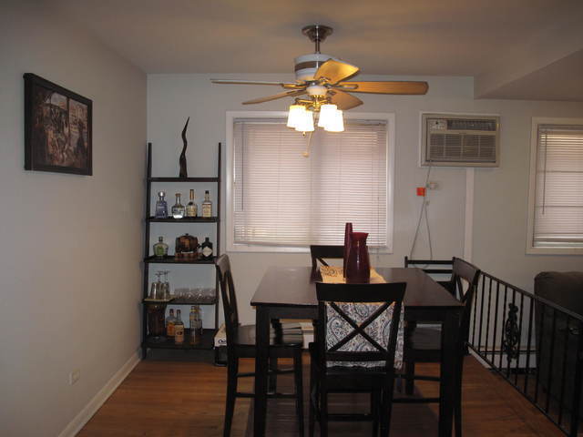 dining room - 820 Austin N Blvd