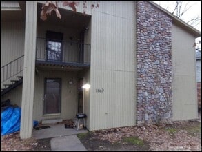 Building Photo - 1813 Sanford