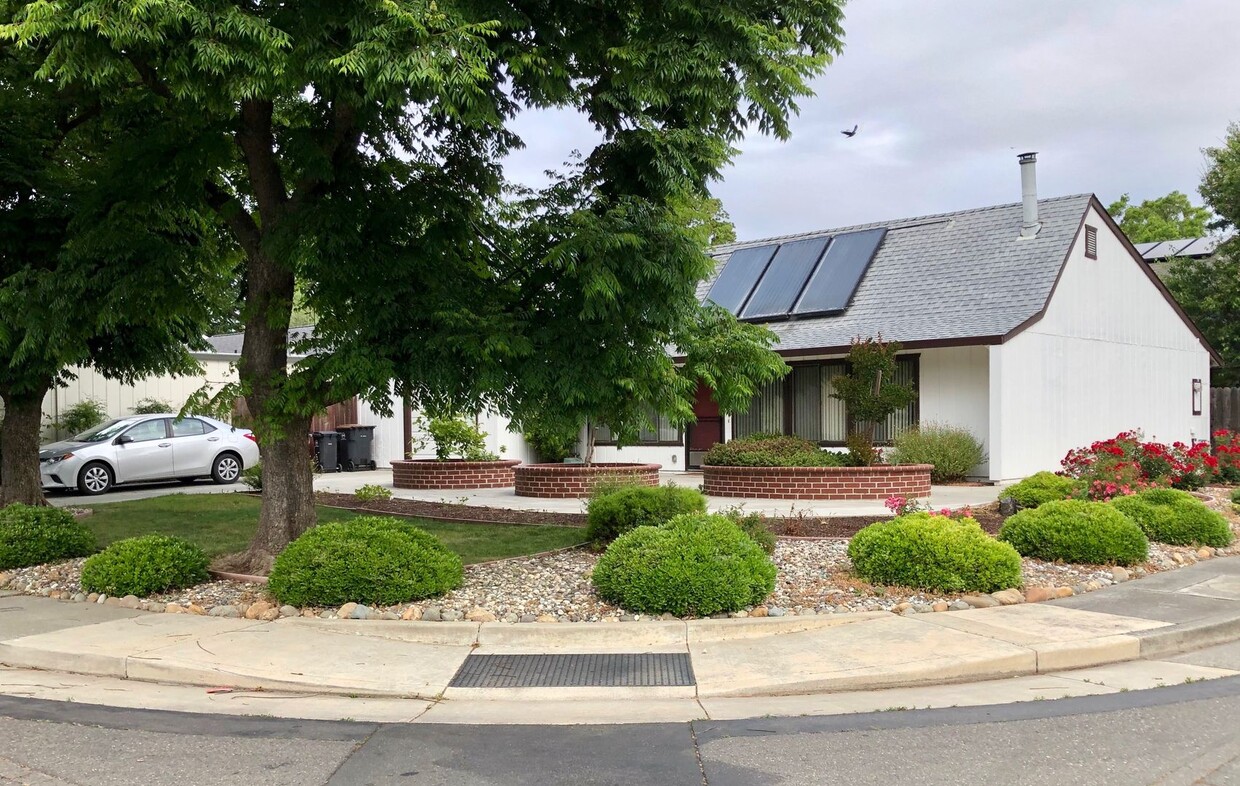 Foto principal - North Davis Home