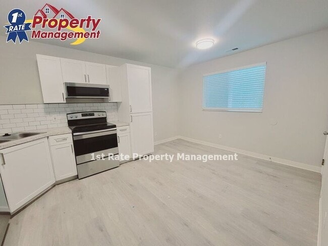 Building Photo - 4920 W Blodgett Ln
