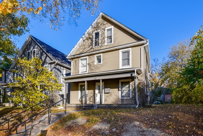 Building Photo - The Lyndale - Uptown