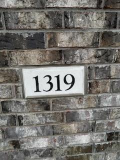 Building Photo - 1319 Greens Dr