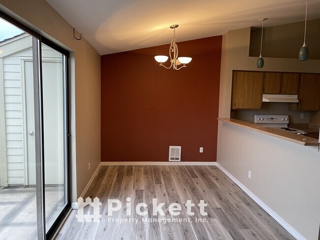 Building Photo - Stunning View from West Hills Area Condo!