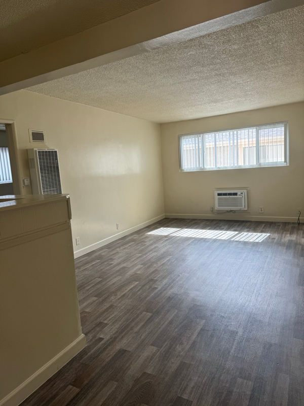 Foto principal - 6248 N San Gabriel Blvd
