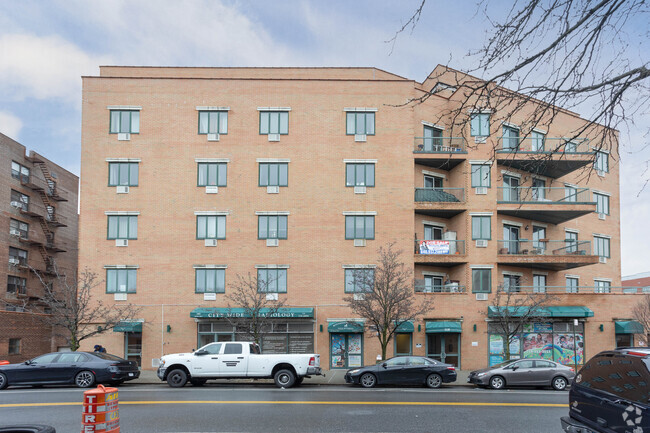 Building Photo - 105 Kings Hwy