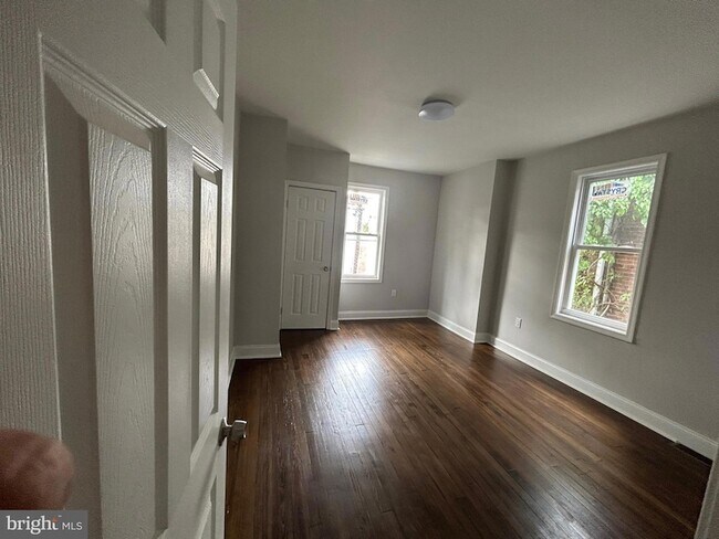 Foto del edificio - 250 N Salford St