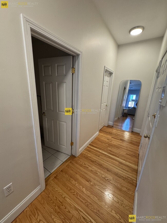 Building Photo - 668 Tremont St