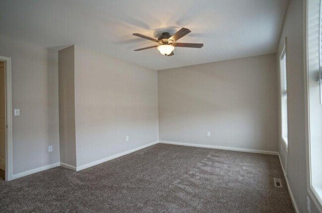 Foto del edificio - 28 Spring View