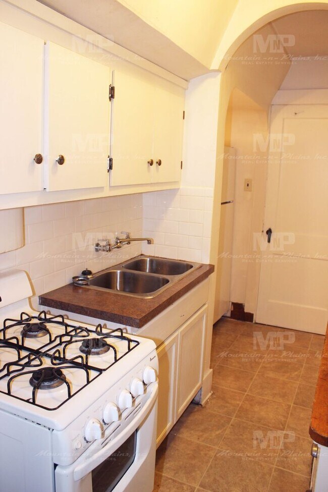 Foto del edificio - 322 1/2 W Laurel St