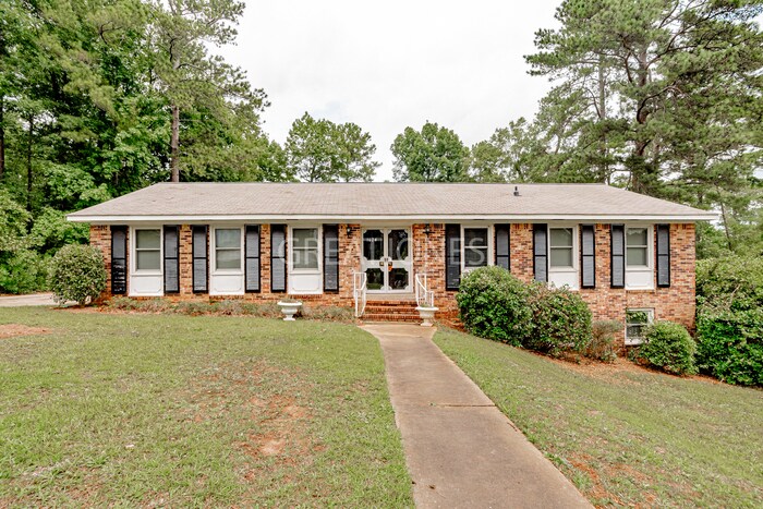 Primary Photo - Charming 5 Bedroom in Columbia!