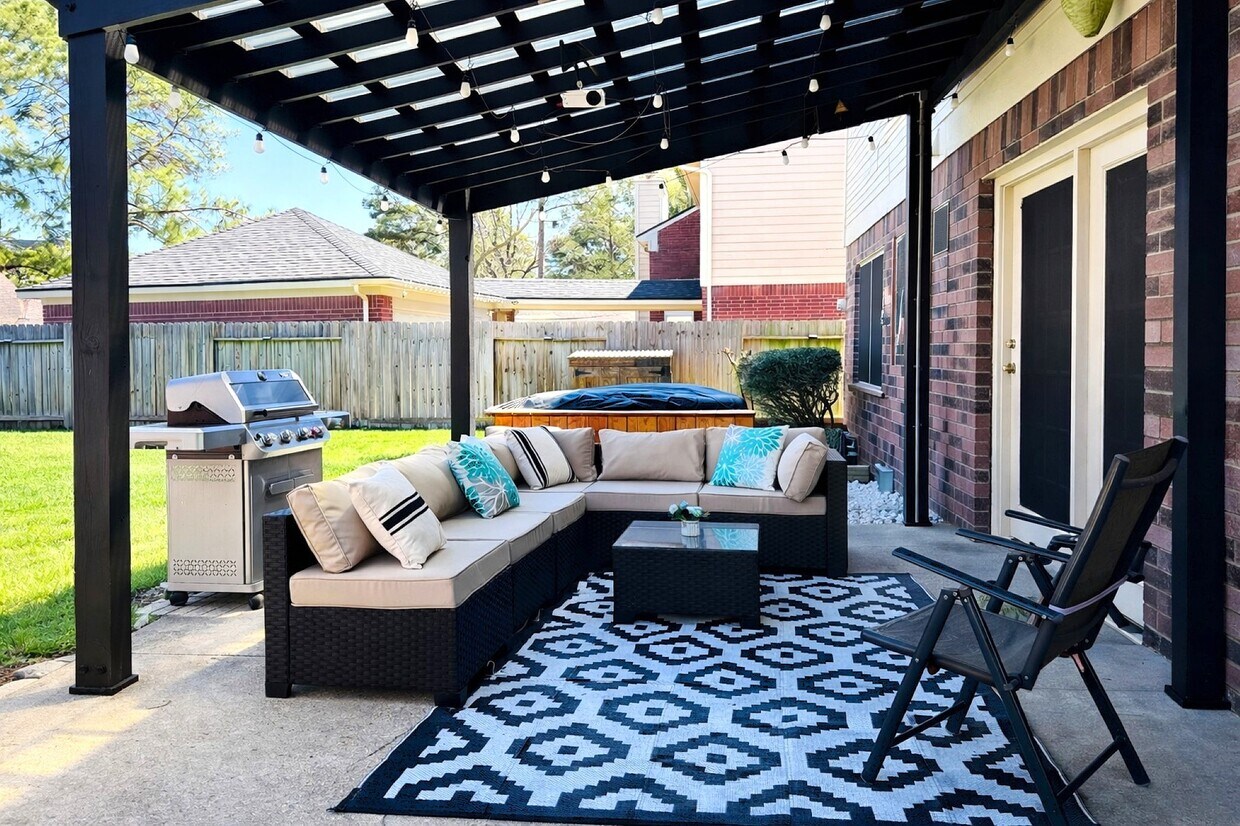 Foto del edificio - 16910 Country Bridge Rd