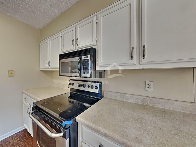 Foto del edificio - 4615 Wheeler Creek Dr