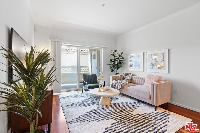 Photo - 906 Serrano Ave Apartment