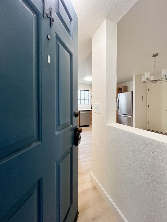 Building Photo - Two Bedroom Napa Condo