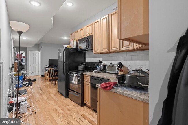 Building Photo - 1848 N 17th St